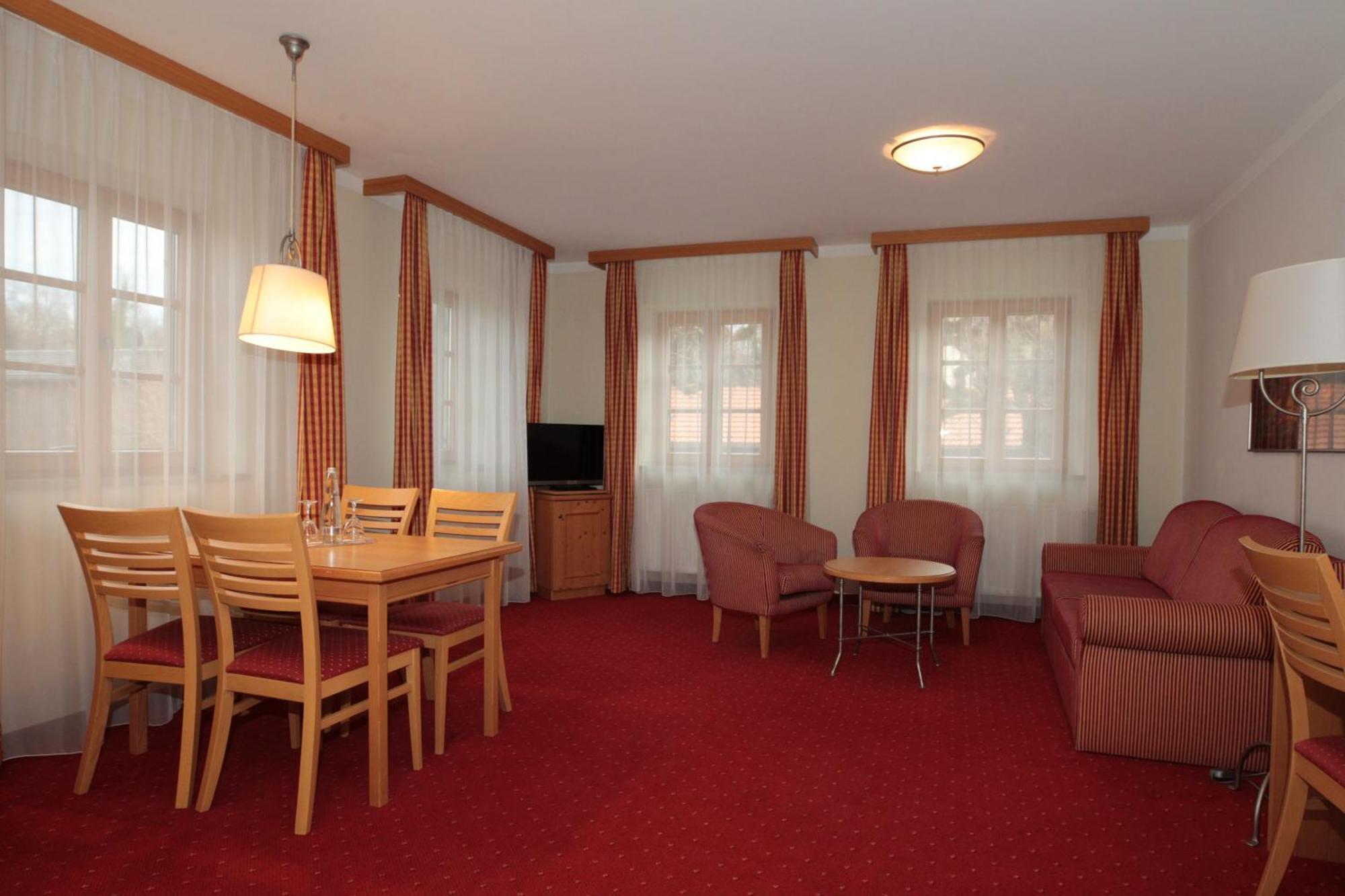 Landgasthof Drei Rosen Bernried am Starnberger See Exterior photo
